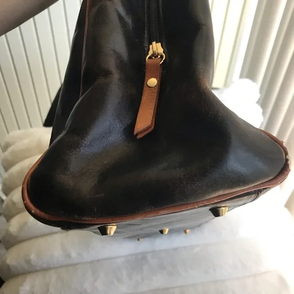 🟨Woman’s Large Valentina Black and Tan Leather Tote - Picture 16 of 16